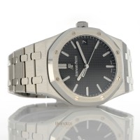 Audemars Piguet Royal Oak Ref. 15400ST.OO.1220ST.01